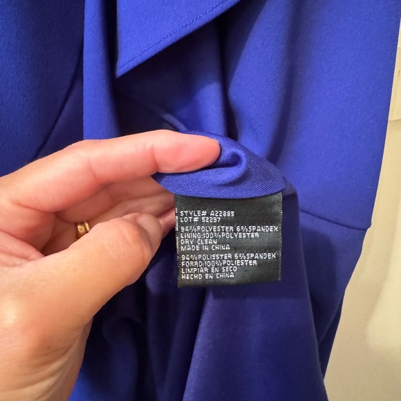 Betsy & Adam Women’s off shoulder side ruffle gown / Royal Blue / Size 8 - Picture 11 of 11